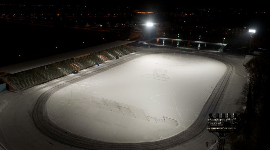 СОК «Ижорец»: замена прожекторов с металлогалогенными лампами  