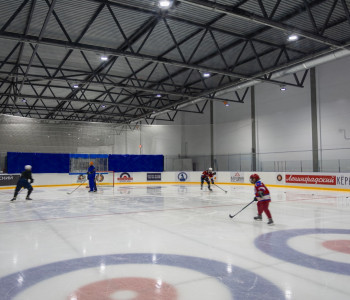 Спортивный комплекс «Шуваловский лед»: внутренне освещение