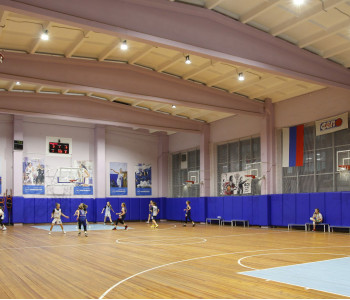 Спортивная школа: освещение зала для мини-футбола 