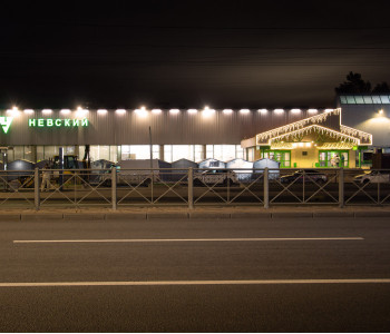 Архитектурное освещение универсама «Невский»