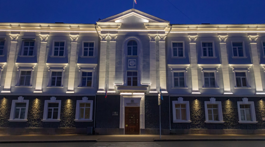 Здание администрации Пскова: архитектурное освещение