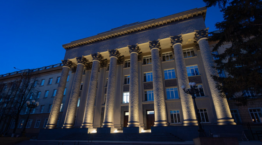 Здание Совнархоза: архитектурное освещение