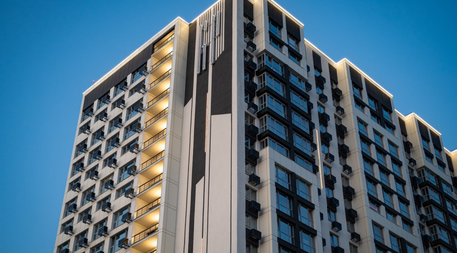 ЖК Grand Park: архитектурная подсветка и освещение прилетающей территории